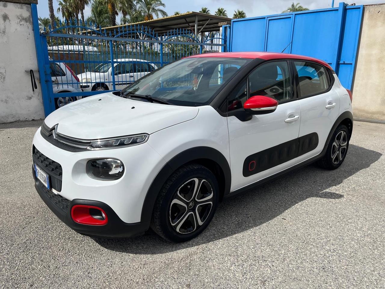 Citroen c3 3 serie SHINE -1.2 benz -82cv- 2017