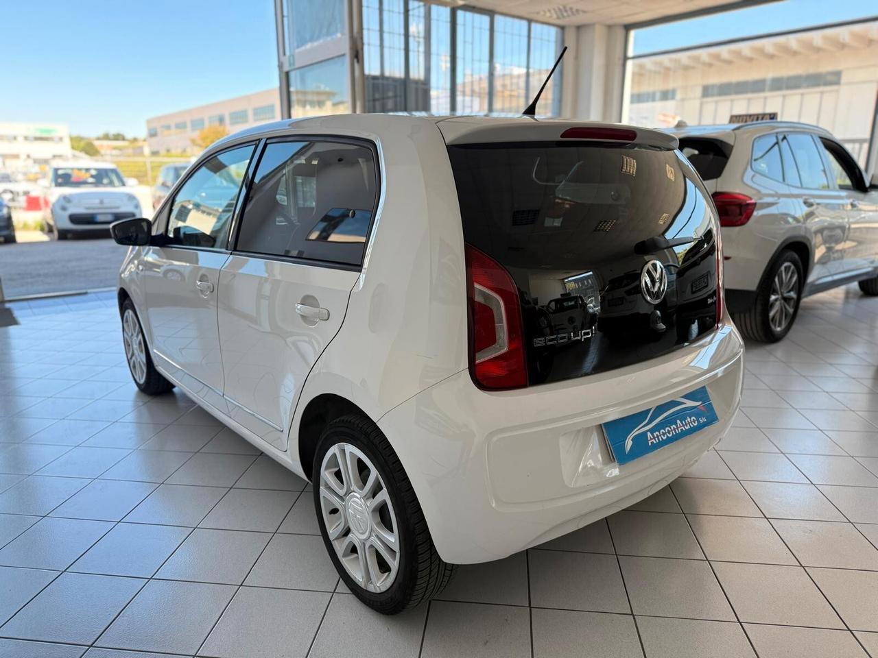 Volkswagen up! 1.0 METANO 2014
