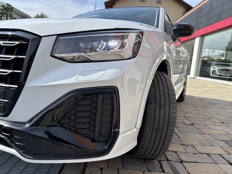 Audi Q2 30 1.0 tfsi Admired TETTO-NAVI-CAM-18"