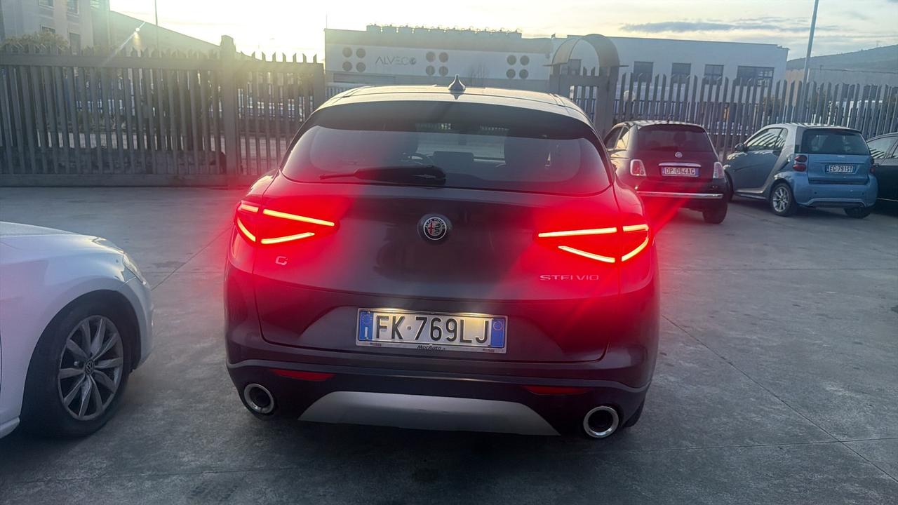 Alfa Romeo Stelvio 2.2 Turbodiesel 210 CV AT8 Q4 Business