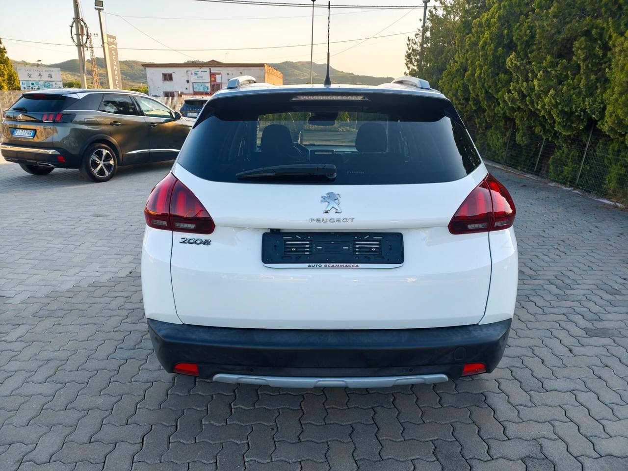 Peugeot 2008 BlueHDi 100 S&S Allure