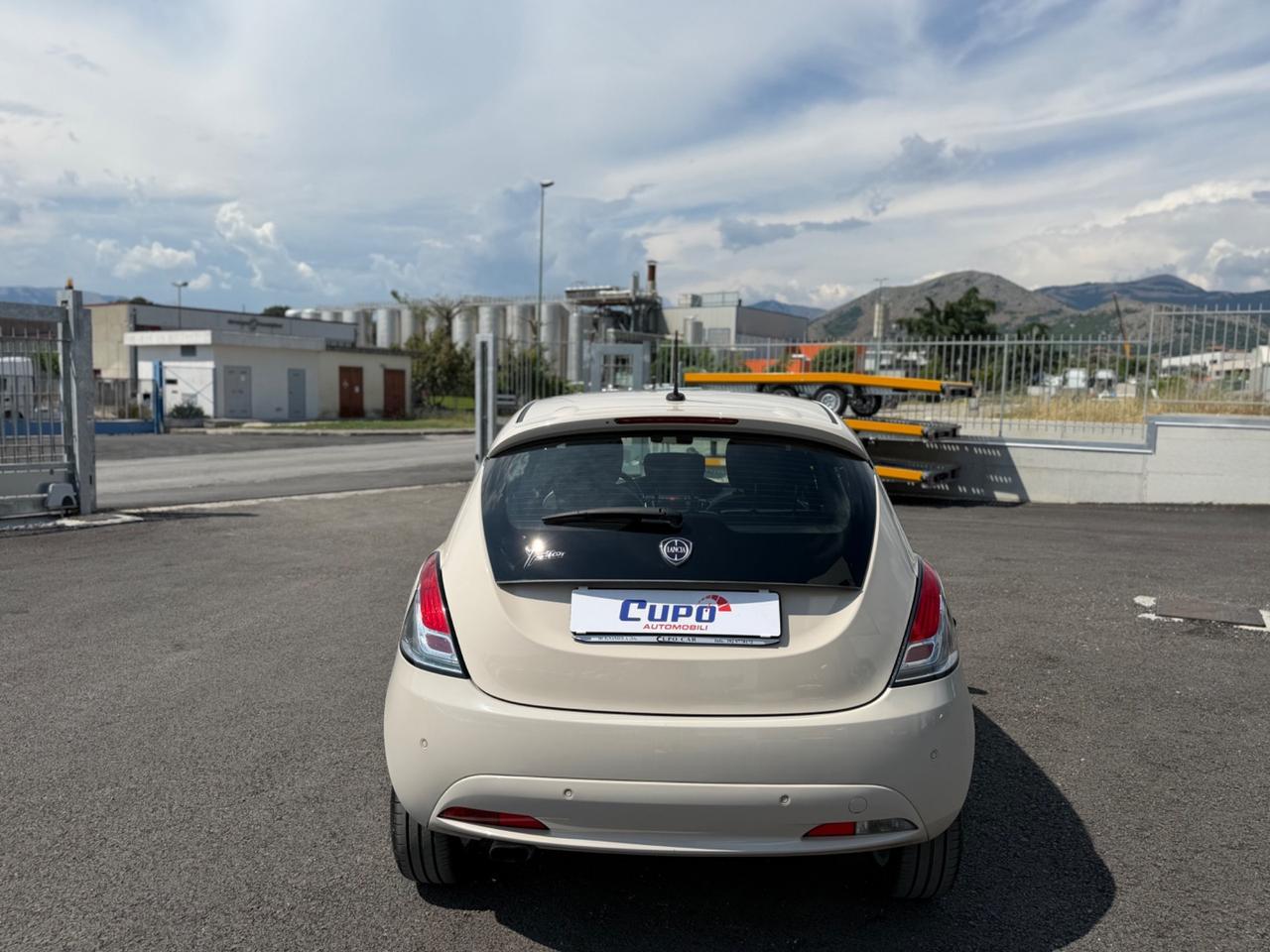 Lancia Ypsilon 1.2 69 CV 5 porte Gold Opening Edition