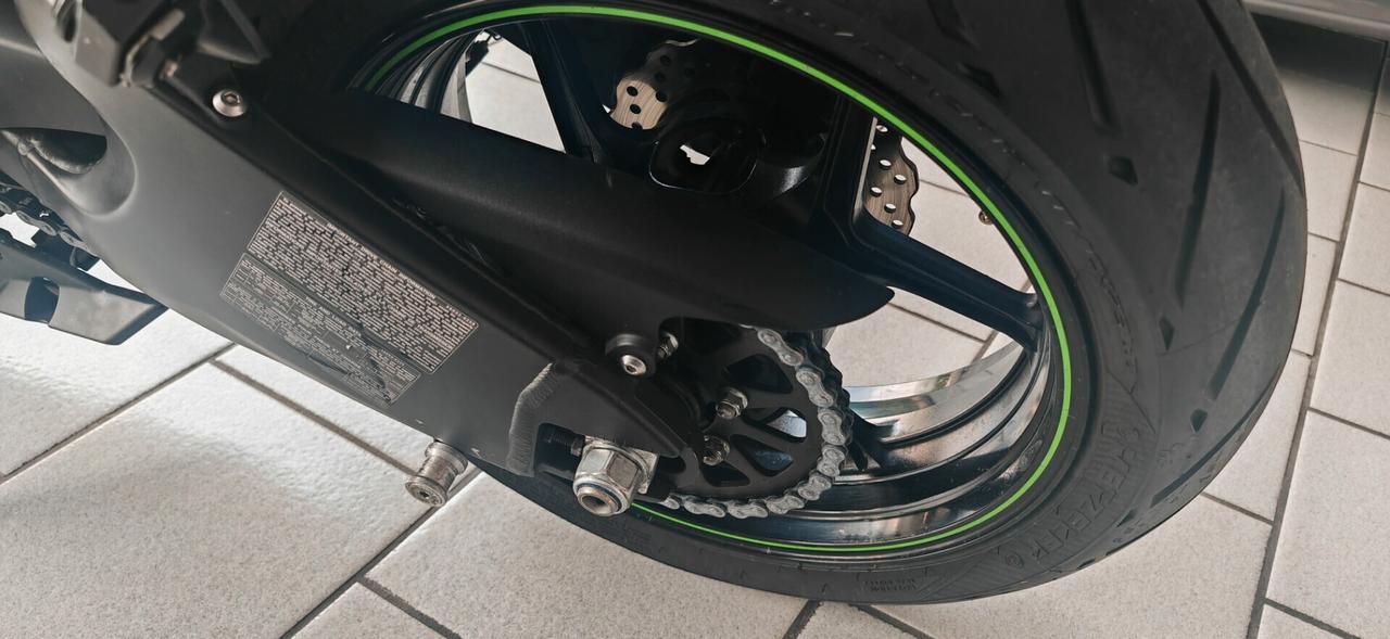Kawasaki Ninja 600 ZX-6R RACING