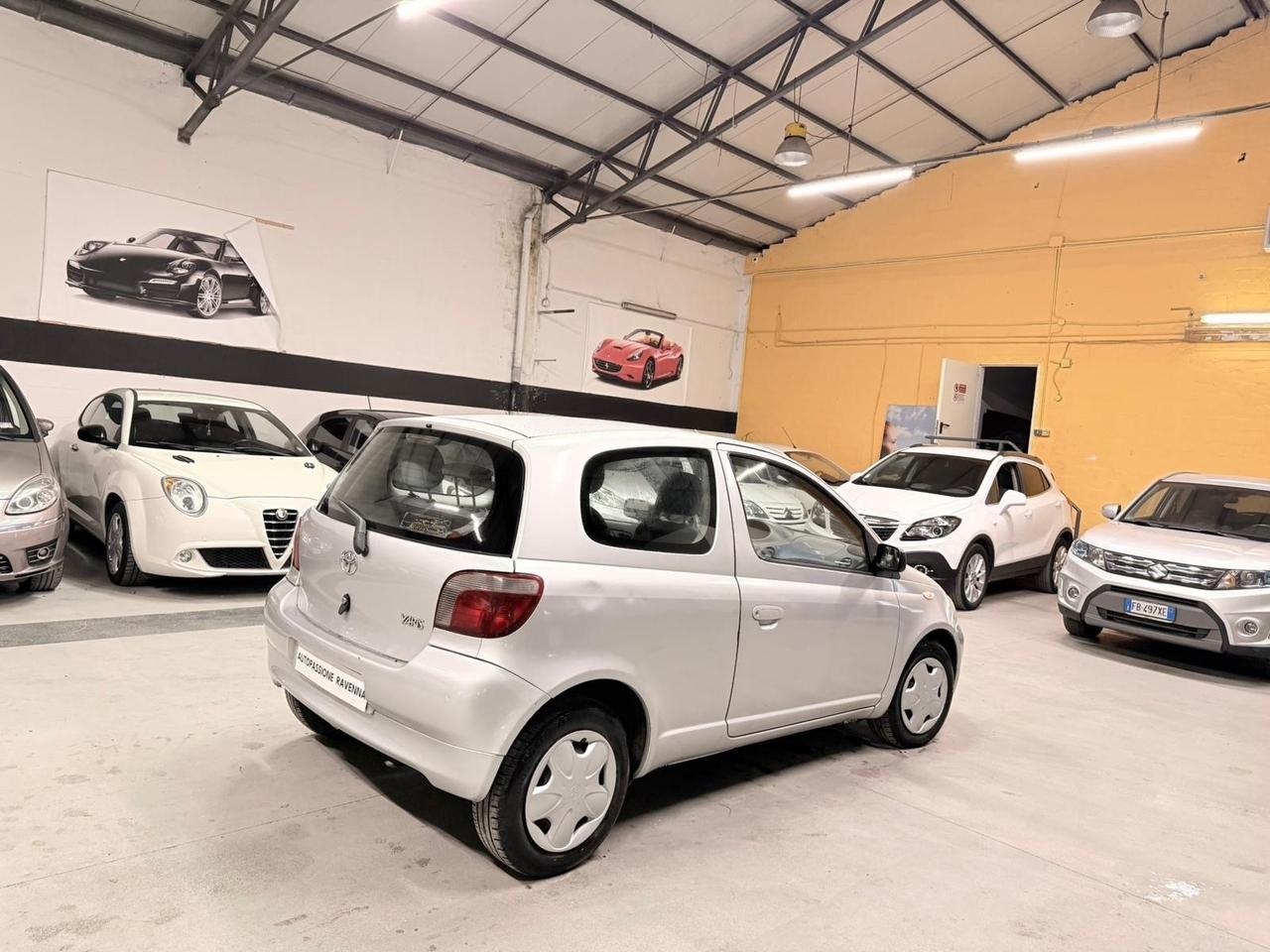 Toyota Yaris 1.0i 16V cat 3 porte Sol