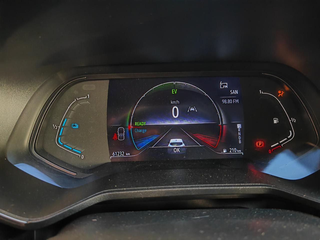 RENAULT CLIO FULL HYBRID E-TECH INITALE PARIS CV140 KW103