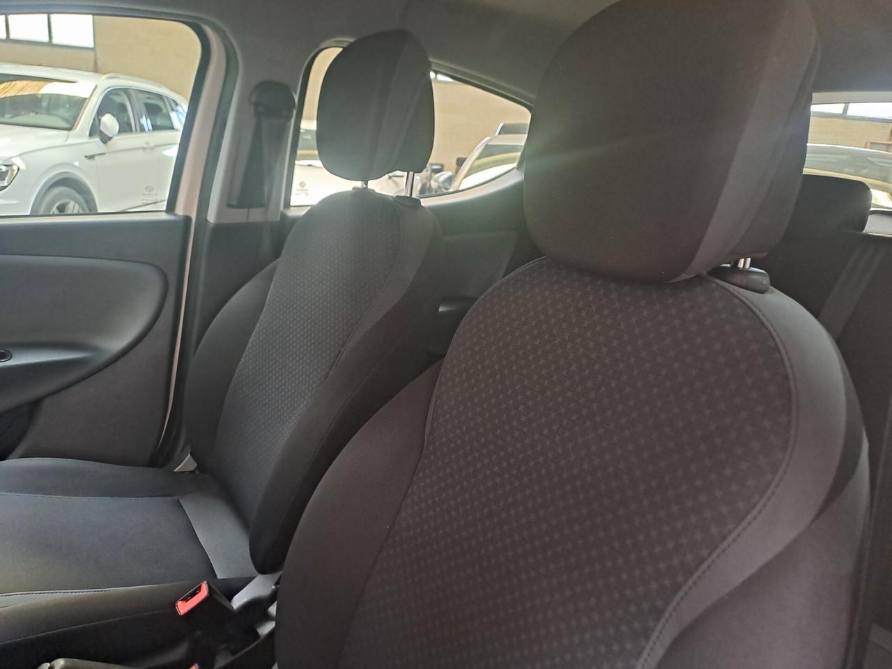 LANCIA YPSILON 1.2 *OK NEOPATENTATI* E6
