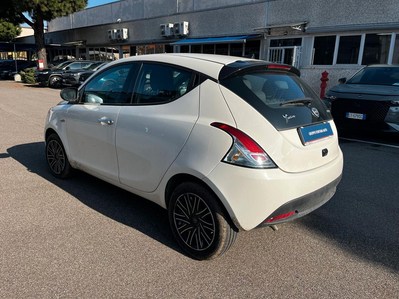 Lancia Ypsilon 1.0 FireFly 5 porte S&S Hybrid Gold