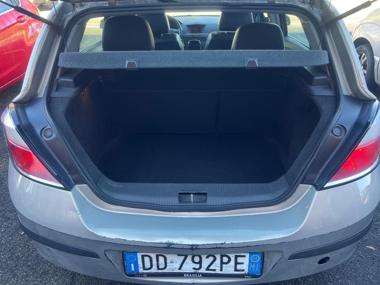 Opel Astra 1.6 16V Twinport 5 porte Cosmo