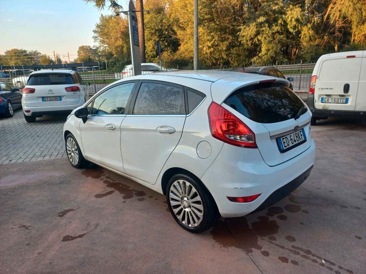 Ford Fiesta 1.4 96 CV AUTOMATICA TITANIUM