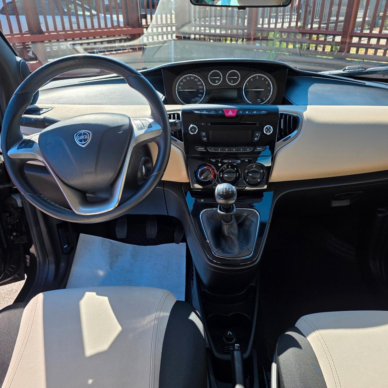 Lancia Ypsilon 0.9 TwinAir 85 CV 5 porte Metano Ecochic Gold