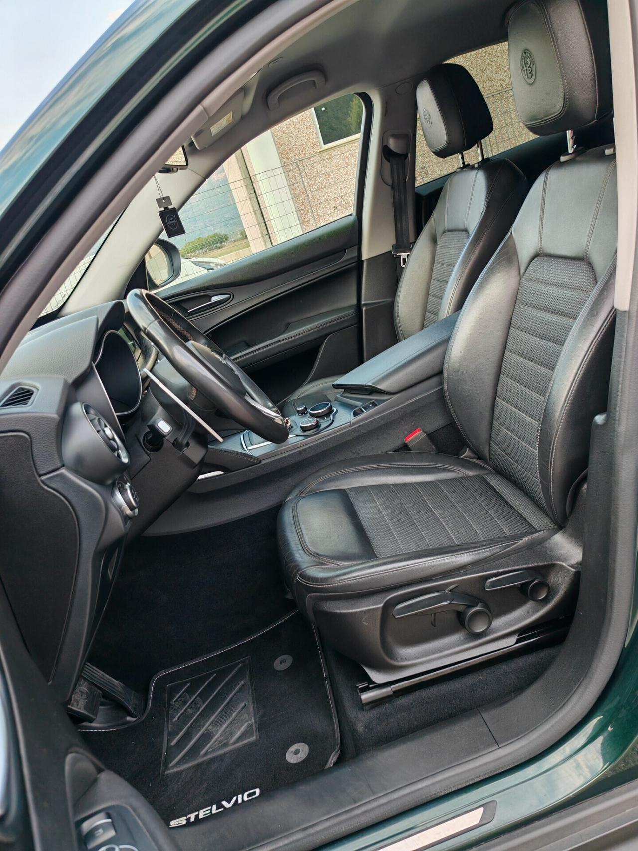 Alfa Romeo Stelvio 2.2 Turbodiesel 210 CV AT8 Q4 Super