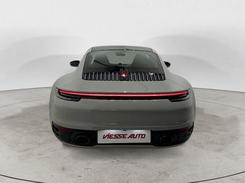 Porsche 911 Carrera 4