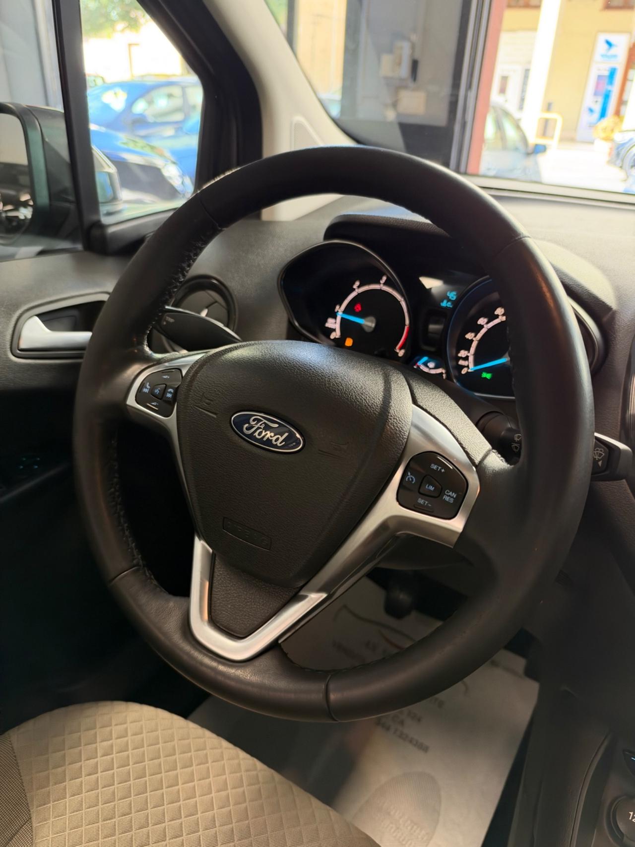 Ford Tourneo Courier 1.5 TDCI 95 CV Titanium