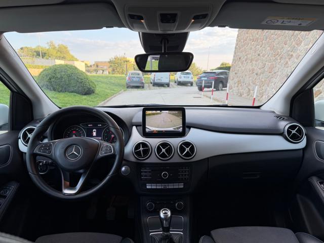 MERCEDES-BENZ B 180 SPORT+NAVI+LED+RCAM+PELLE-TEX+CRUISE+17BLACK