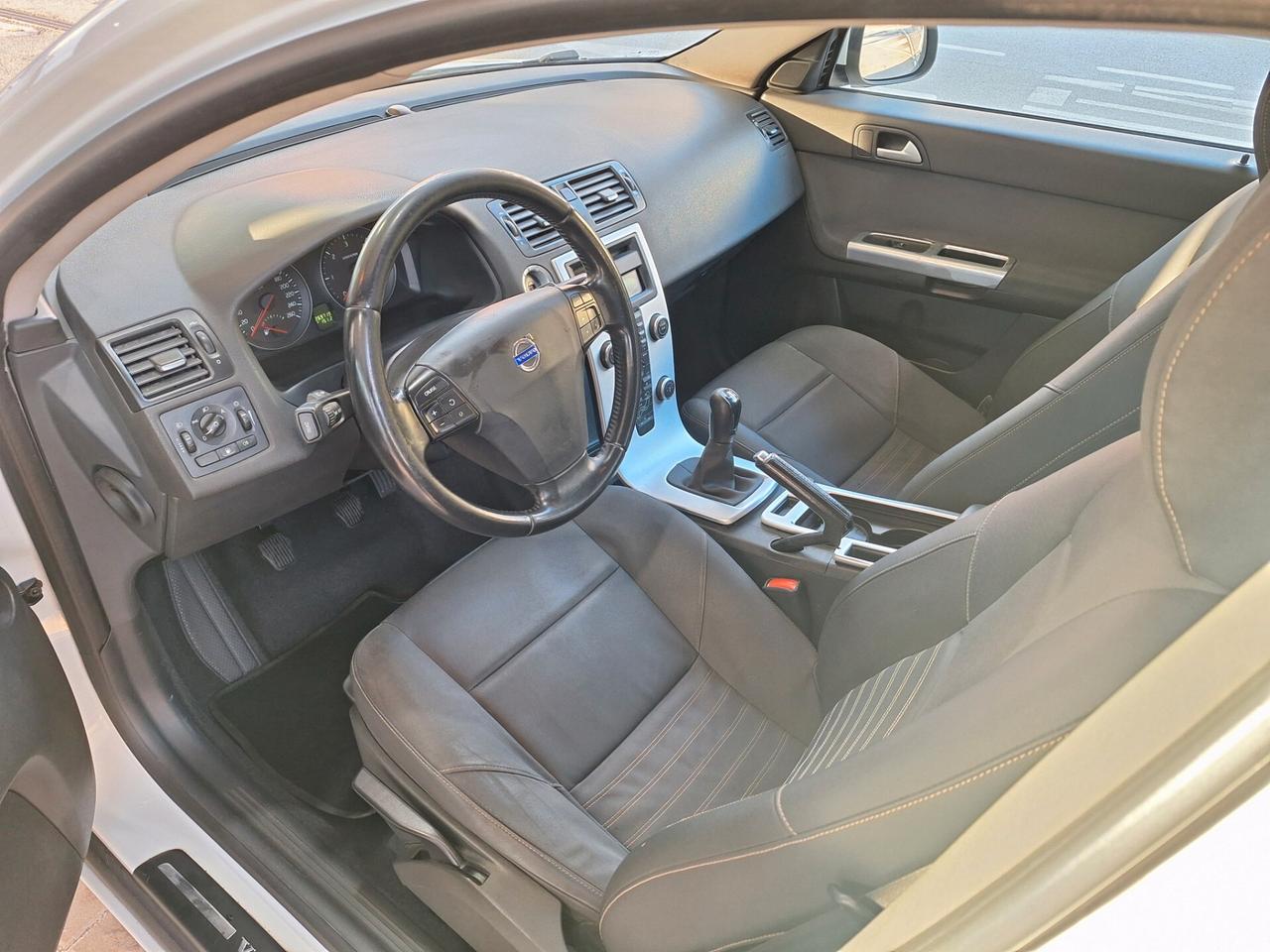 VOLVO V50 D2 R-DESIGN 1.6 DIESEL 114CV NEOPATENTATI EURO5