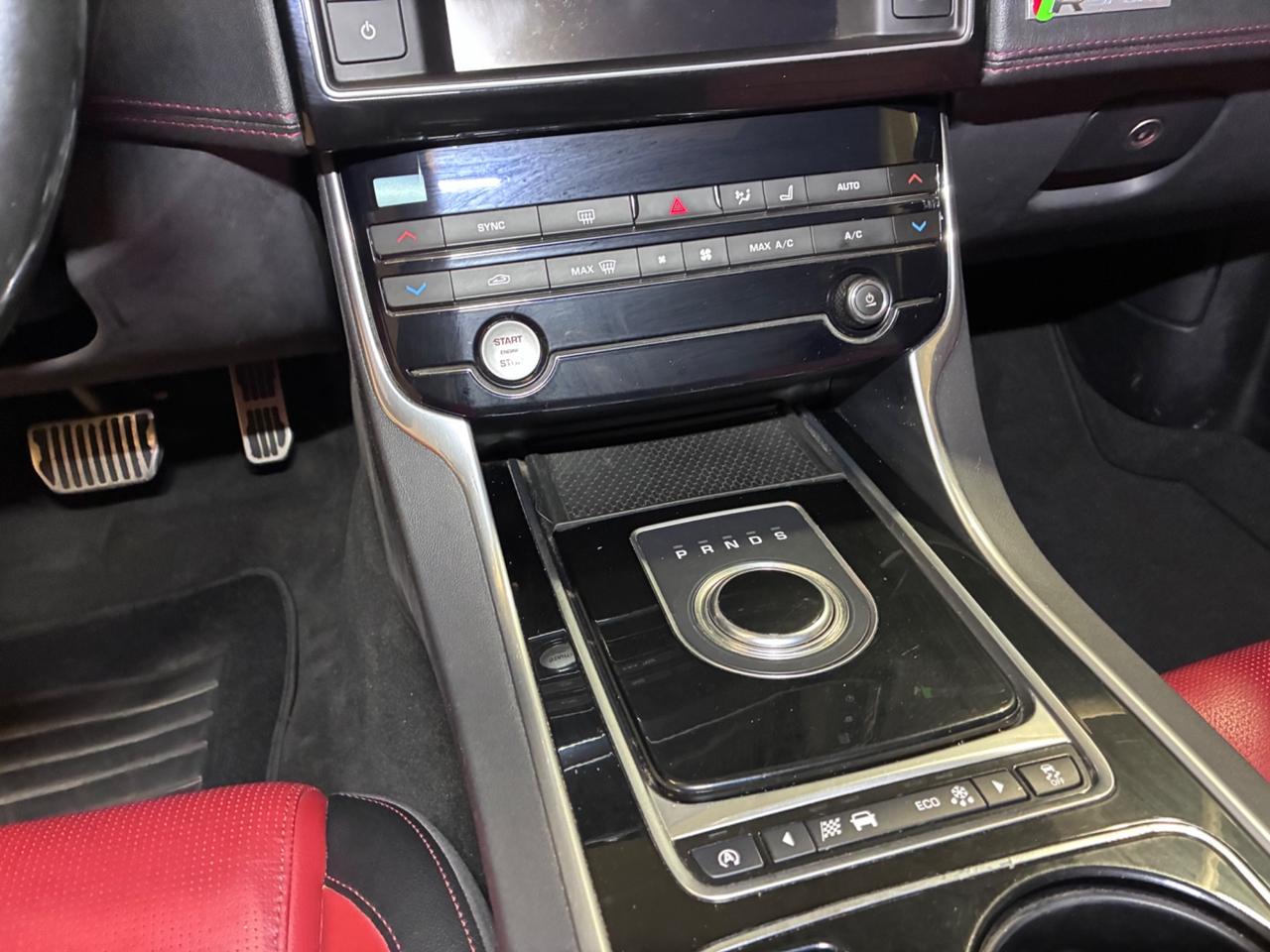 Jaguar XE 2.0 D Turbo aut. R-Sport