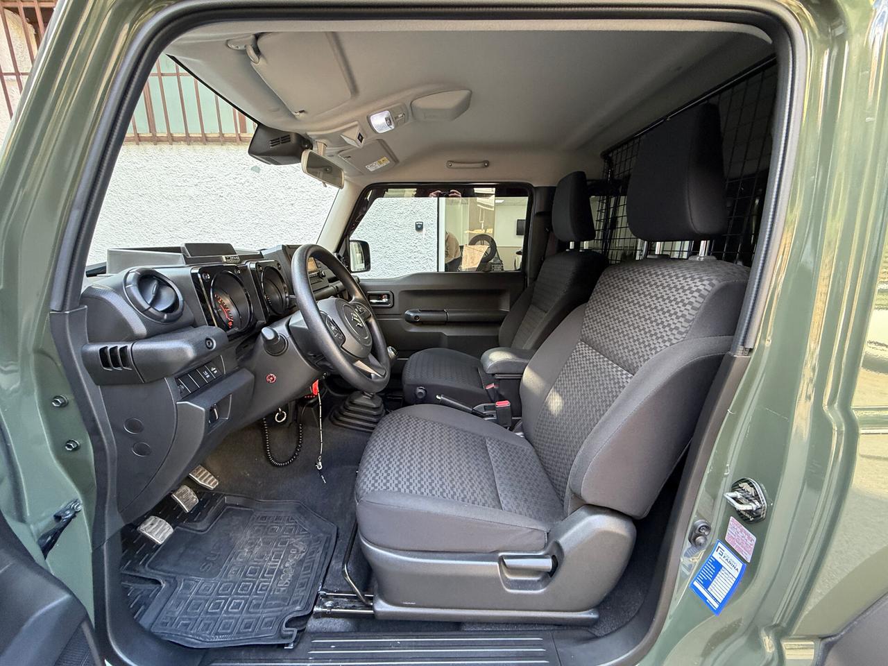 Suzuki Jimny 1.5 5MT PRO Autocarro