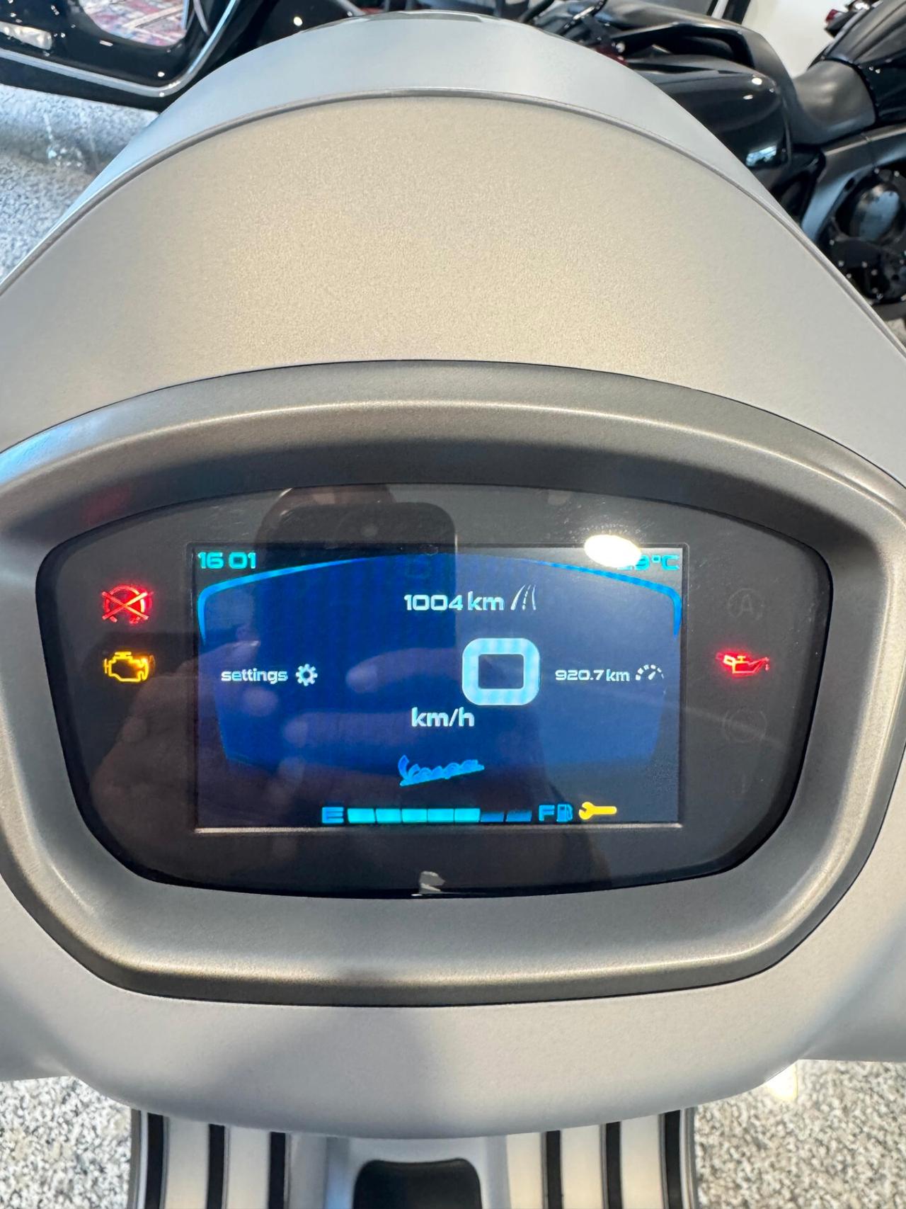 Vespa GTS 300 Super Tech (2024)