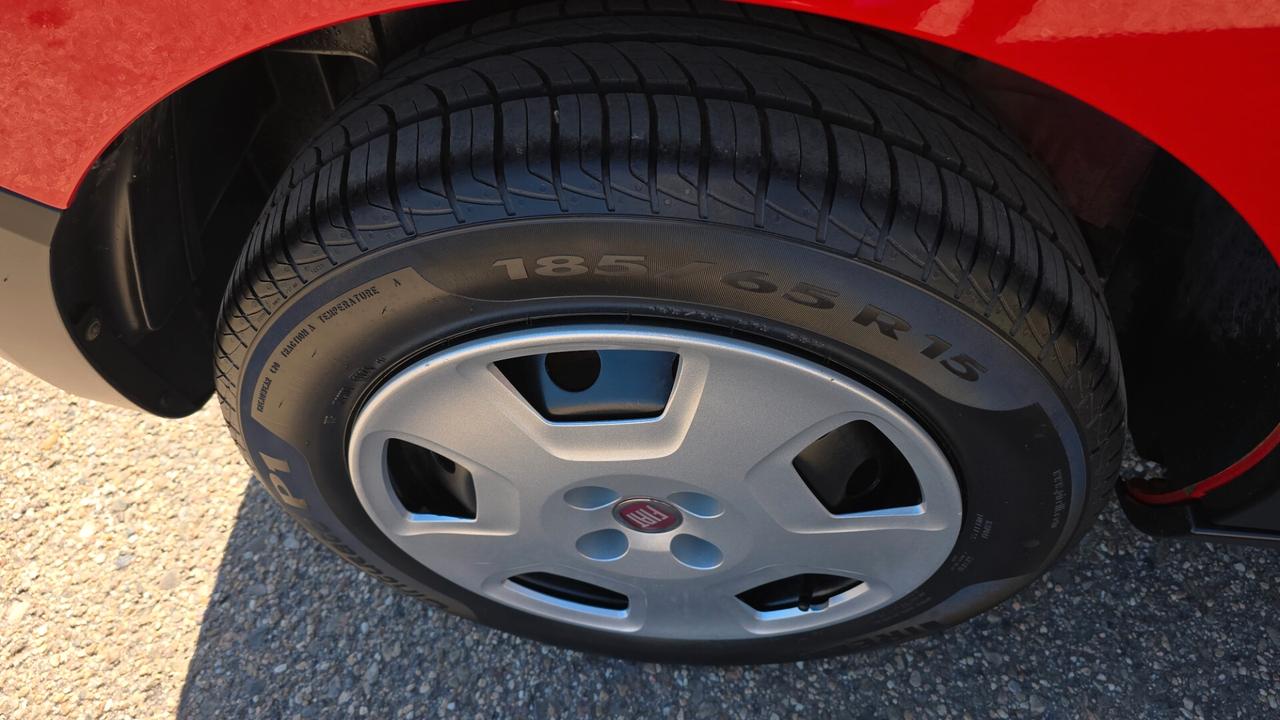 Fiat Fiorino 1.3 MJT 95CV Combinato Adventure