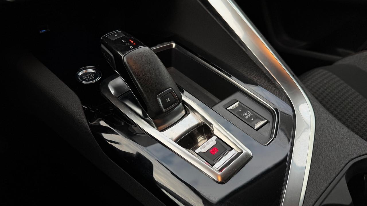PEUGEOT 3008 1.5 BLUEHDI ACTIVE BUSINESS 131CV - FULL LED, VIRTUAL COCKPIT, NEOPATENTATI