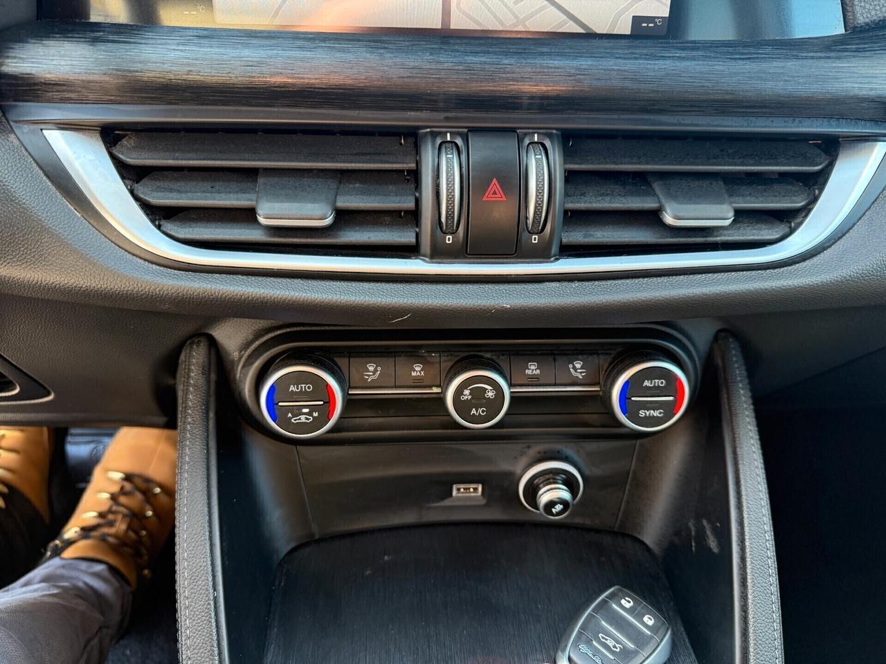 Alfa Romeo Stelvio 2.2 Turbodiesel 160 CV AT8 RWD Business