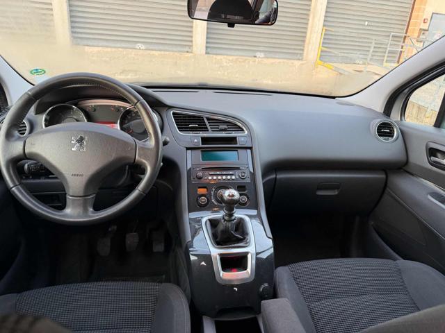 PEUGEOT 5008 7posti 1.6 HDi 115CV senza nessun lavoro da fare
