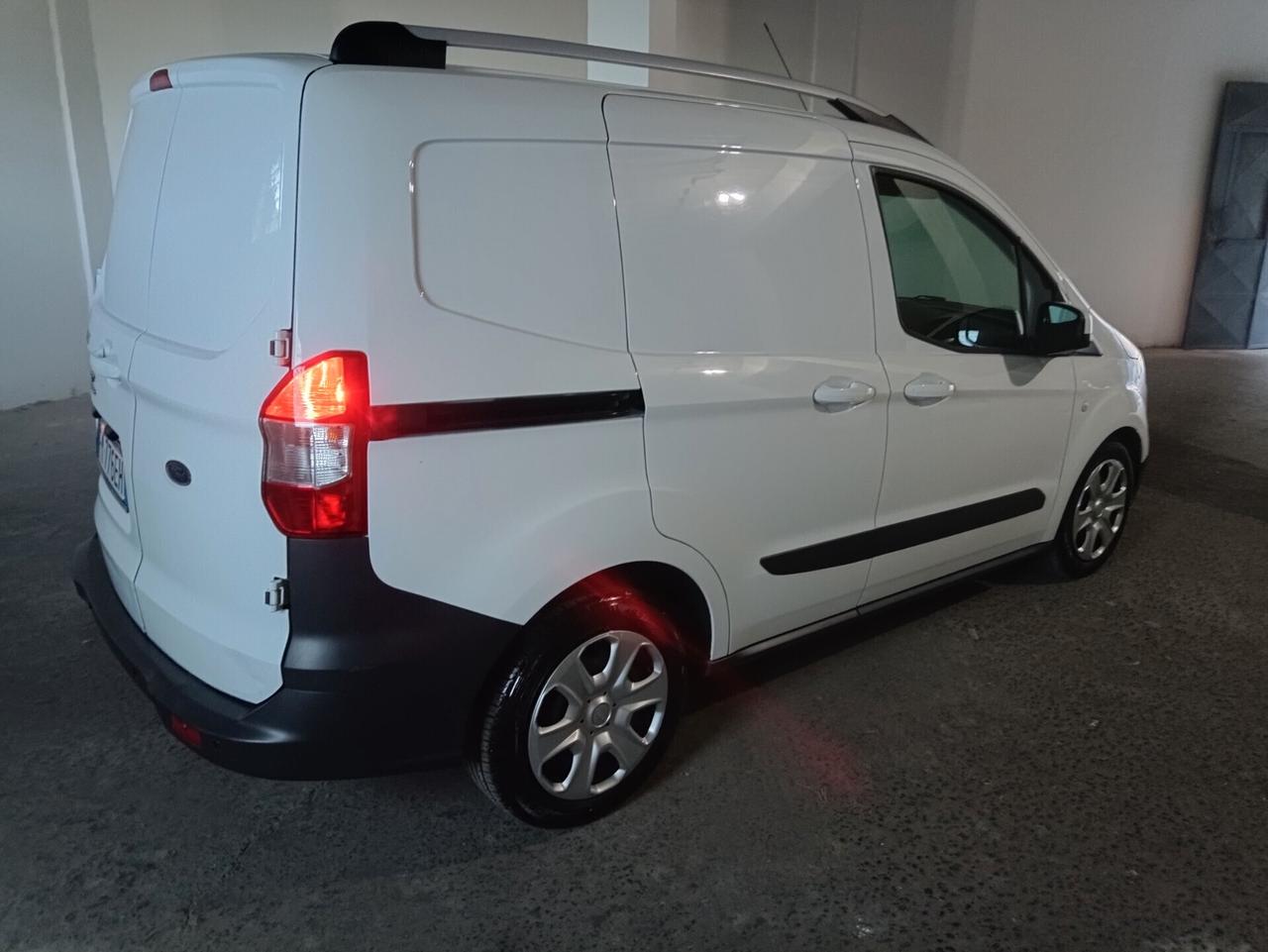 Ford Transit Courier Transit Courier 1.5 TDCi 75CV Van Trend