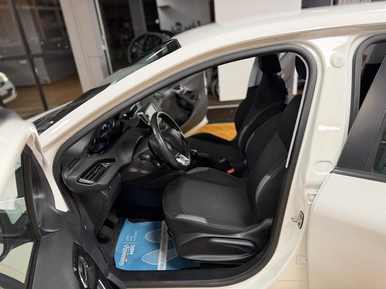 Peugeot 208 PureTech 82 5 porte Allure con soli 60000 km!!!