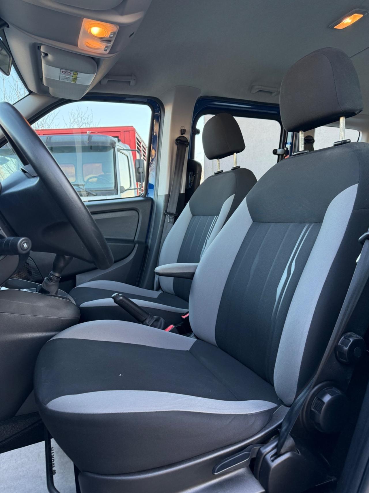 Fiat DOBLÓ 5 posti n1 autocarro