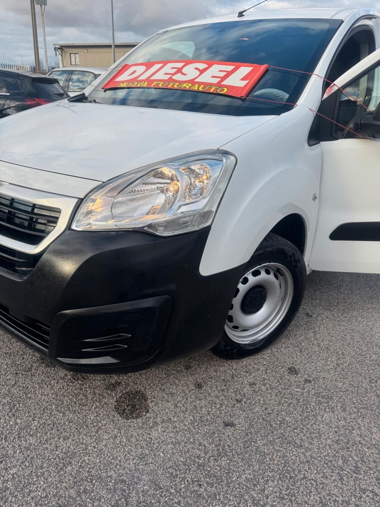 Peugeot Partner Passo Lungo con Porta Laterale Euro 6B