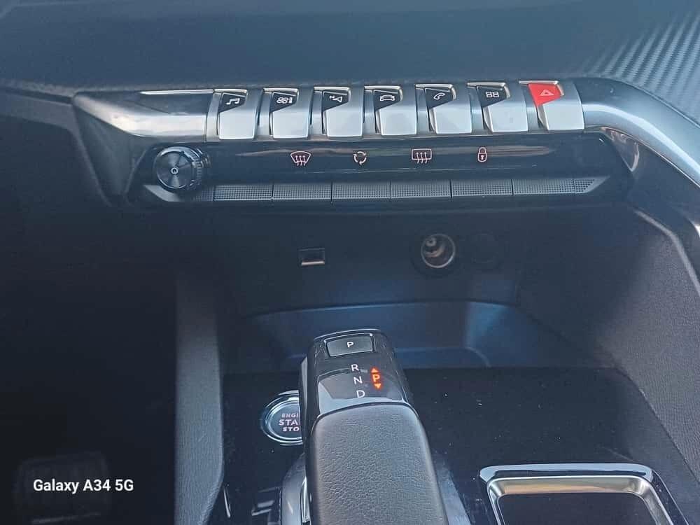 Peugeot 3008 BlueHDi 130 S&S EAT8 Business