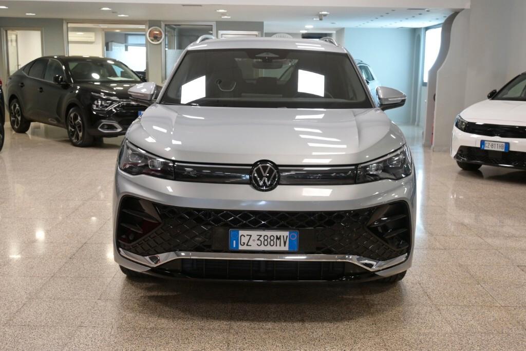 VOLKSWAGEN TIGUAN NEW 2.0 TDI 150CV DSG R-LINE ( FARI IQ-LIGHT - DIGITAL COCKPIT - ADAPTIVE CRUISE - PELLE - CLIMATRONIC - AMBIENT LIGHTS - APP CONNECT - PARK ASSIST - TELECAMERA POST. - CERCHI 19 )