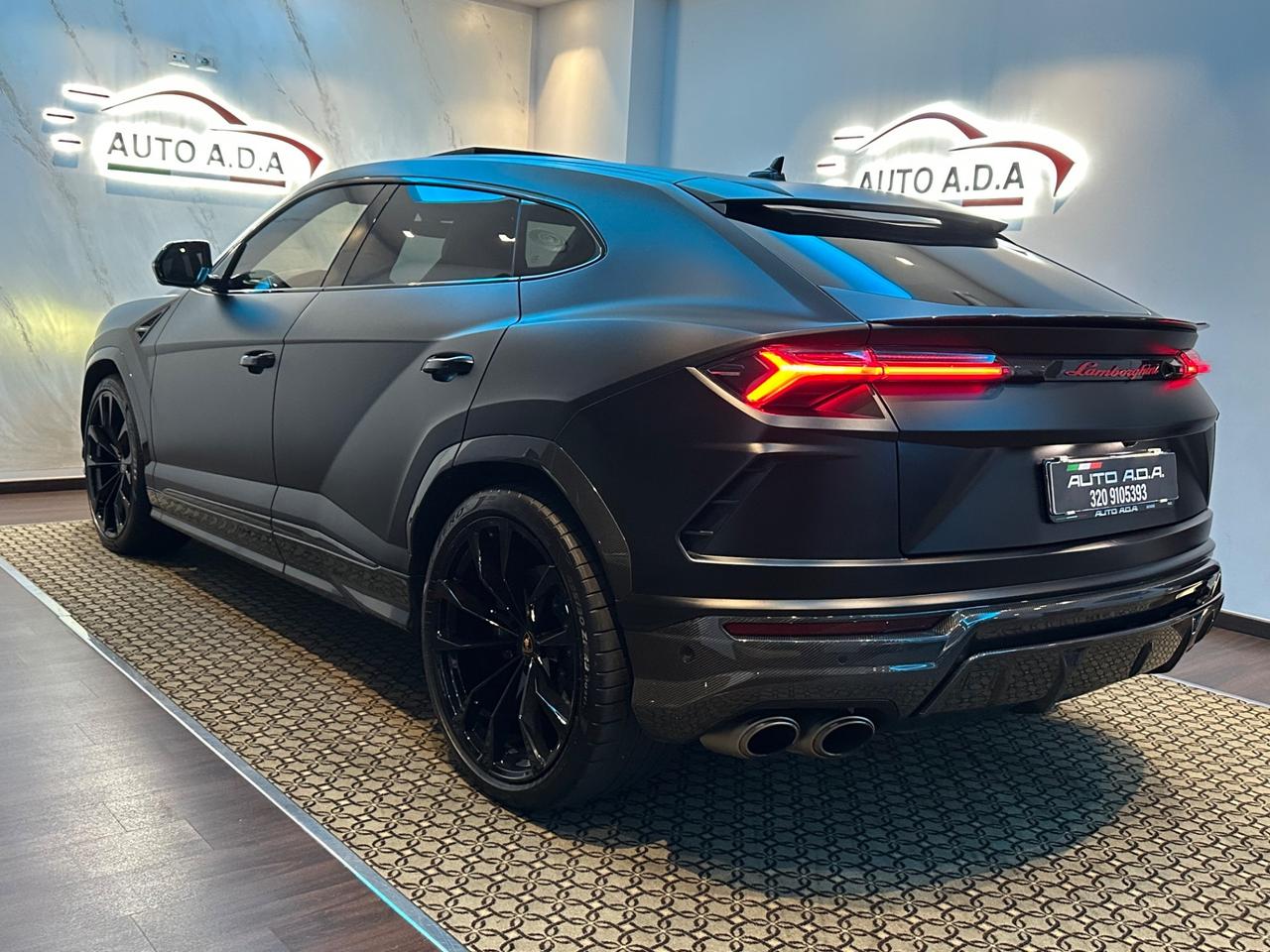 Lamborghini Urus 4.0 Graphite Capsule