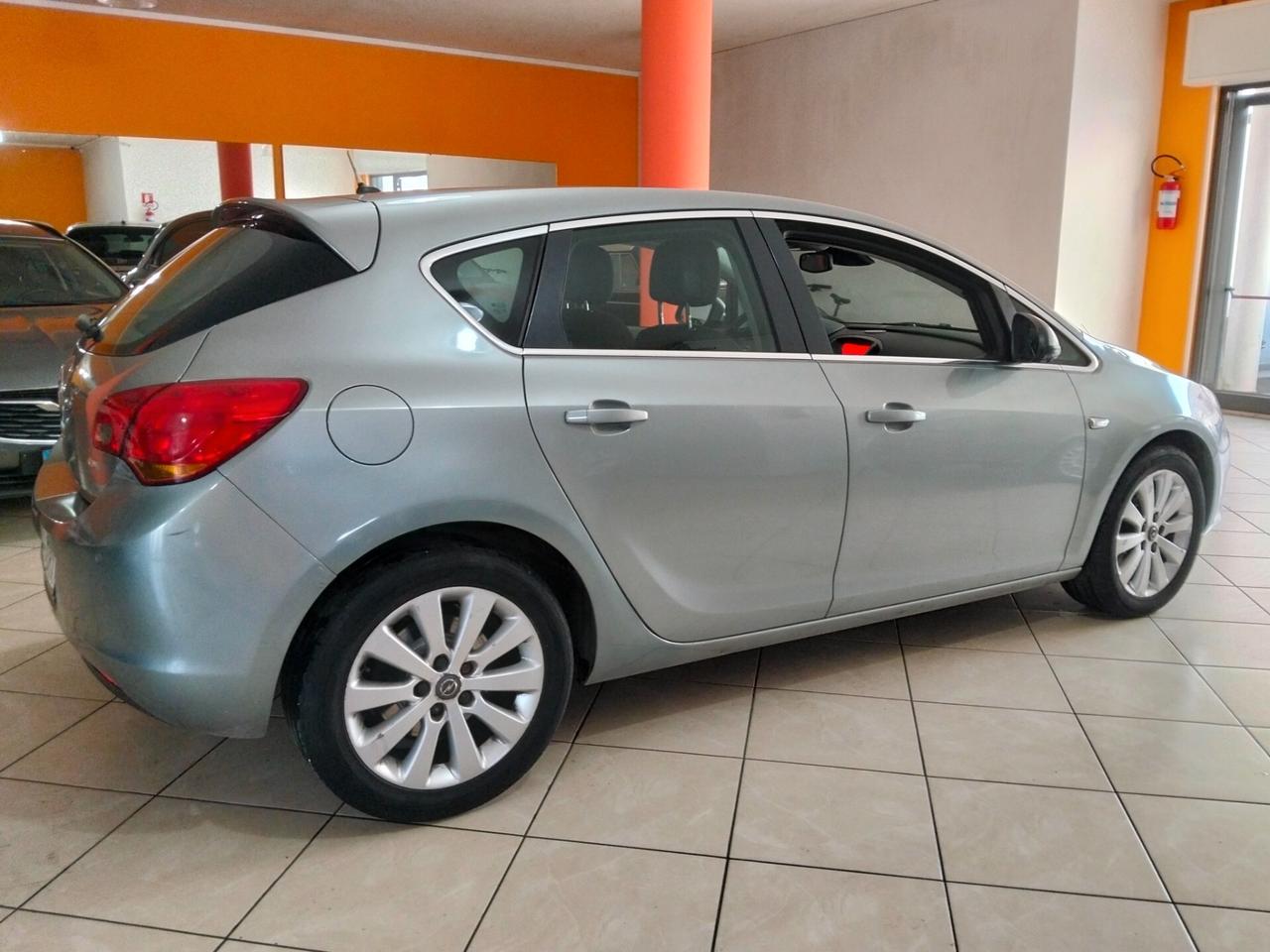 Opel Astra 1.7 CDTI 110CV 5 porte Cosmo