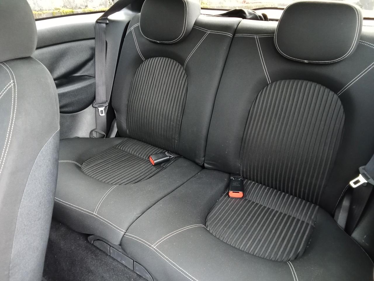 Lancia Ypsilon 1.4 16V Sport MomoDesign