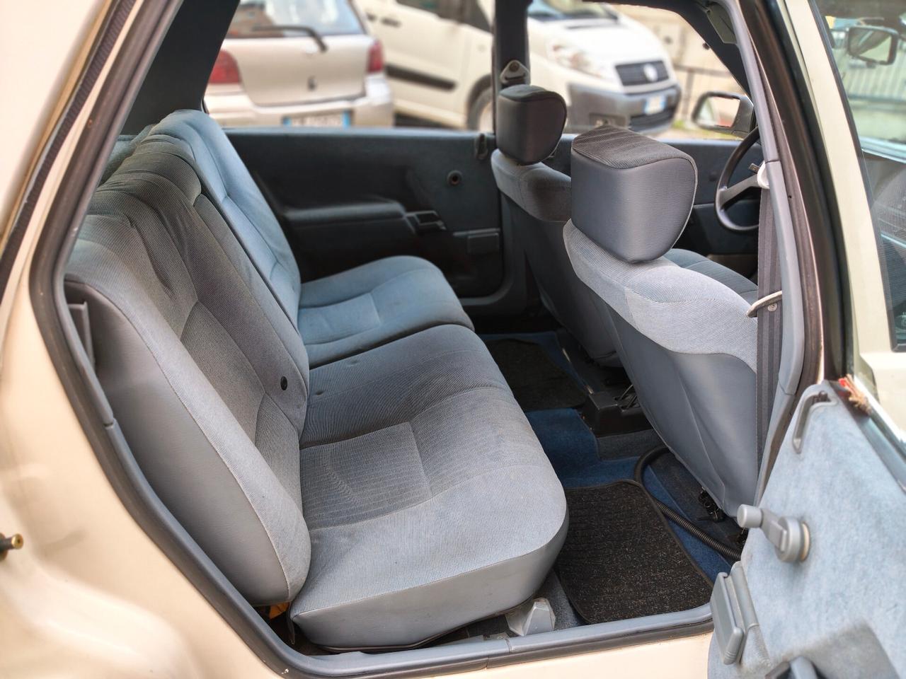 Renault 21 Nevada 1.7 GTS + gancio traino