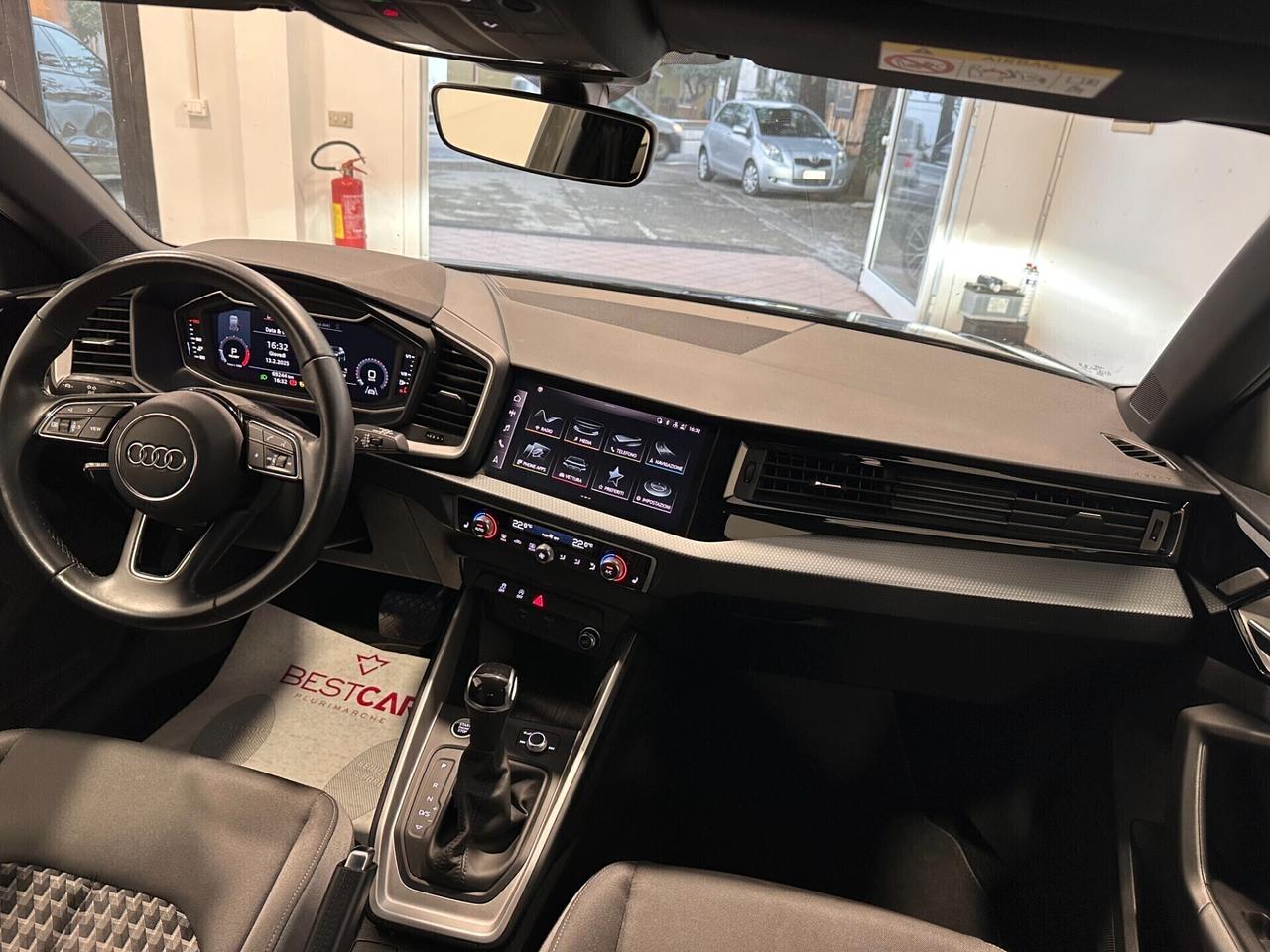 Audi A1 SPORTBACK 25 TFSI S tronic S LINE MATRIX R18