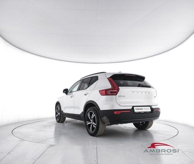 VOLVO XC40 2.0 b3 Plus Dark auto - AUTOCARRO N1