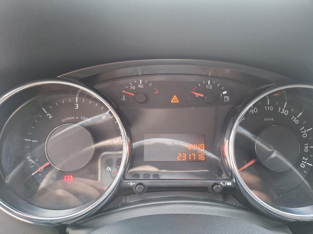 Peugeot 5008 1.6 HDi 115CV Allure 7 POSTI