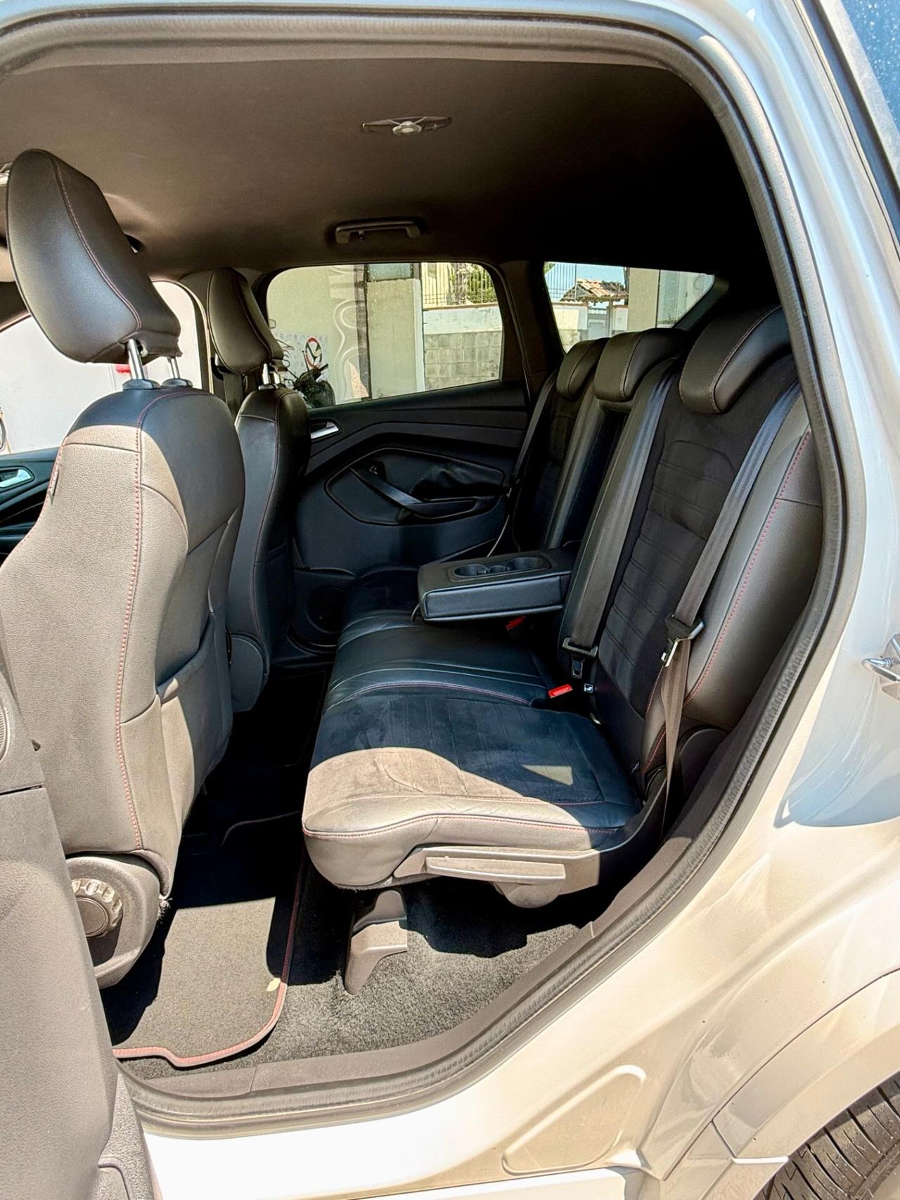 Ford Kuga 1.5 TDCI 120 CV S&S 2WD ST-Line