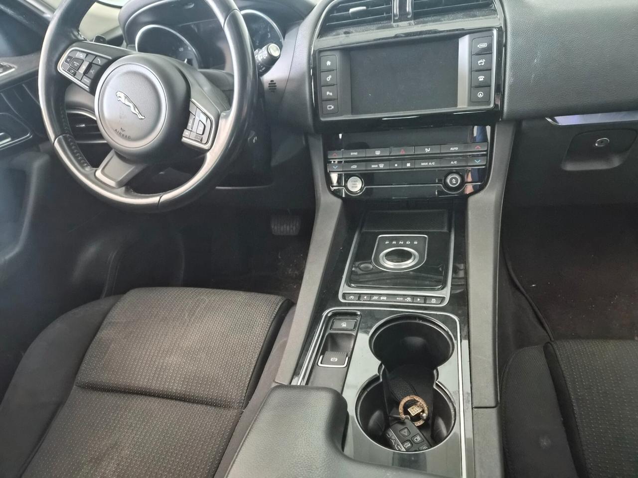 Jaguar F-Pace 2.0 D 180 CV AWD Pure Senza Motore