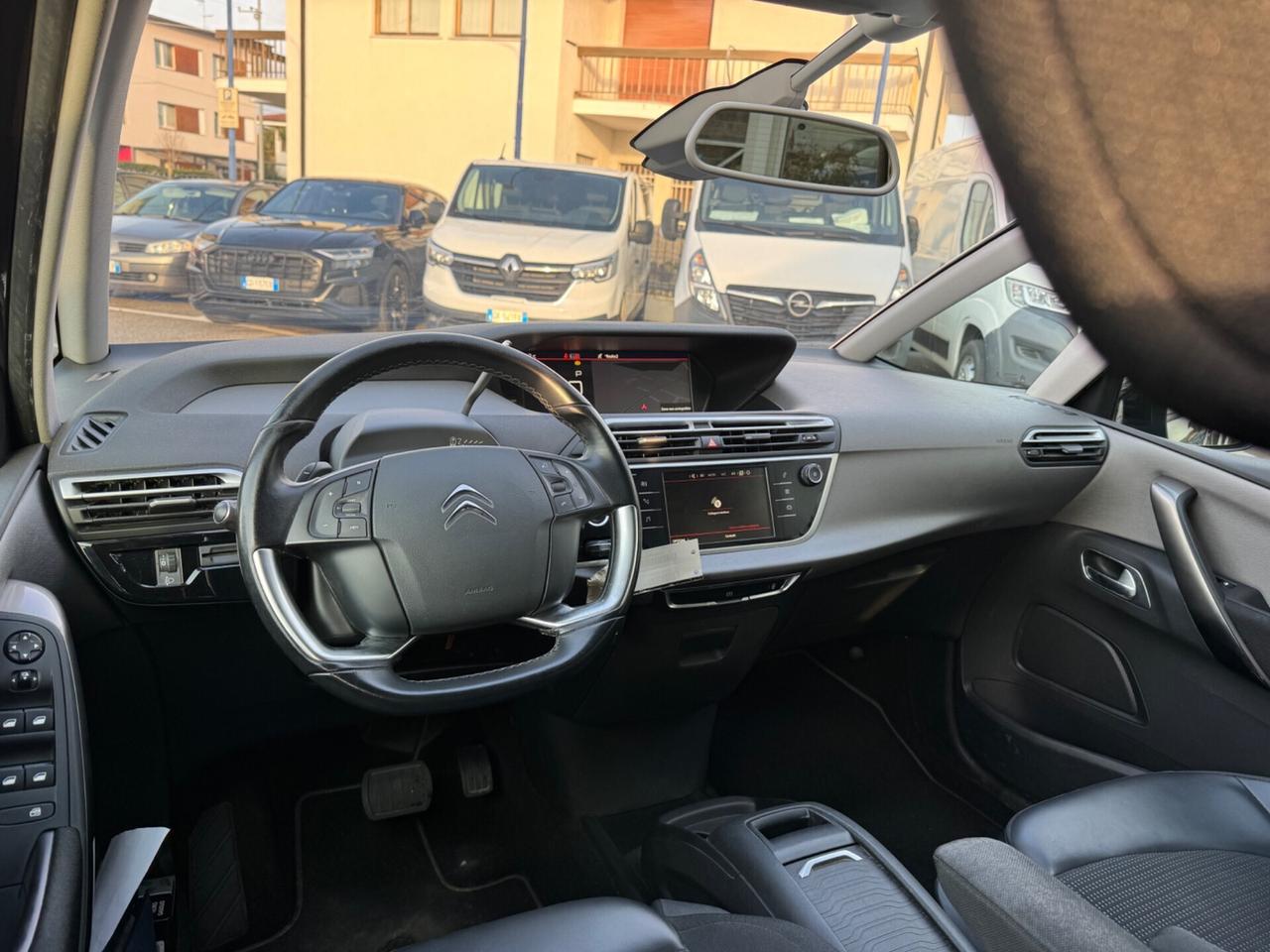 Grand C4 SpaceTourer 130 EAT8 Shine 7 POSTI