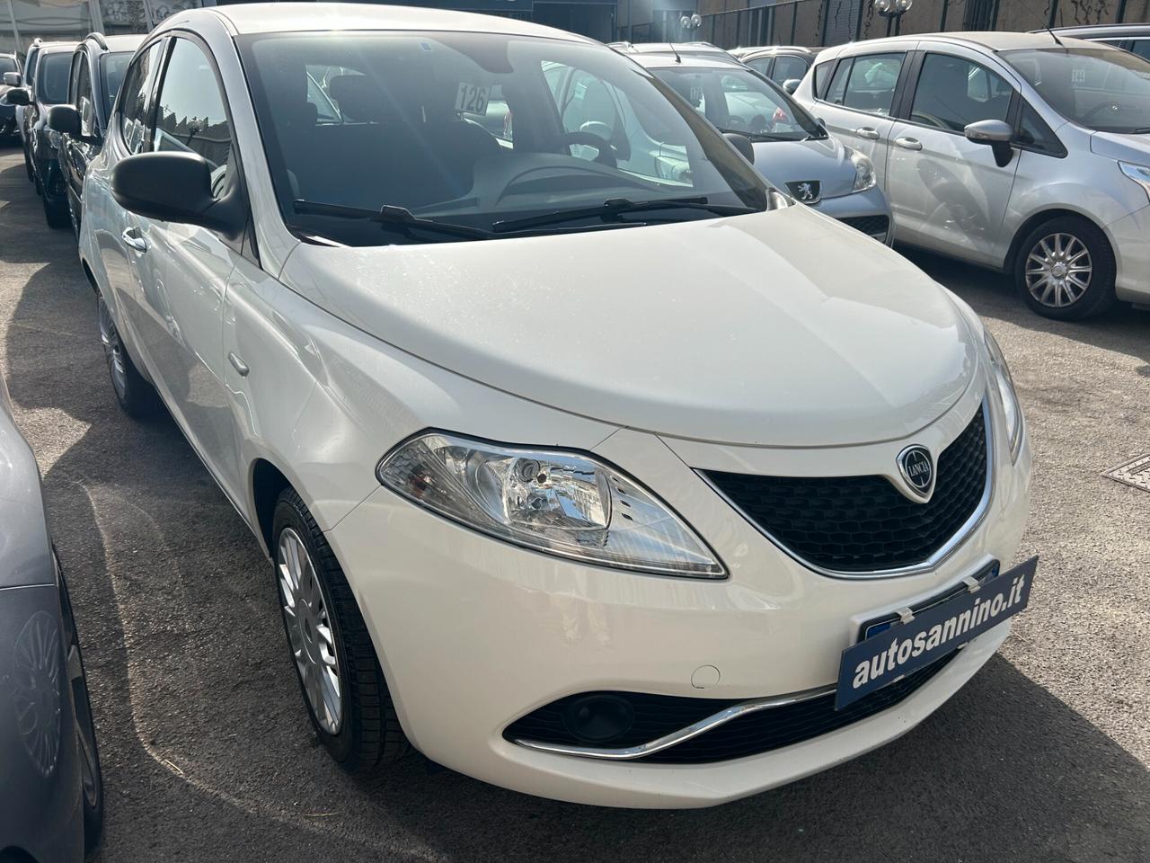 Lancia Ypsilon 1.2 69 CV 5 porte Gold