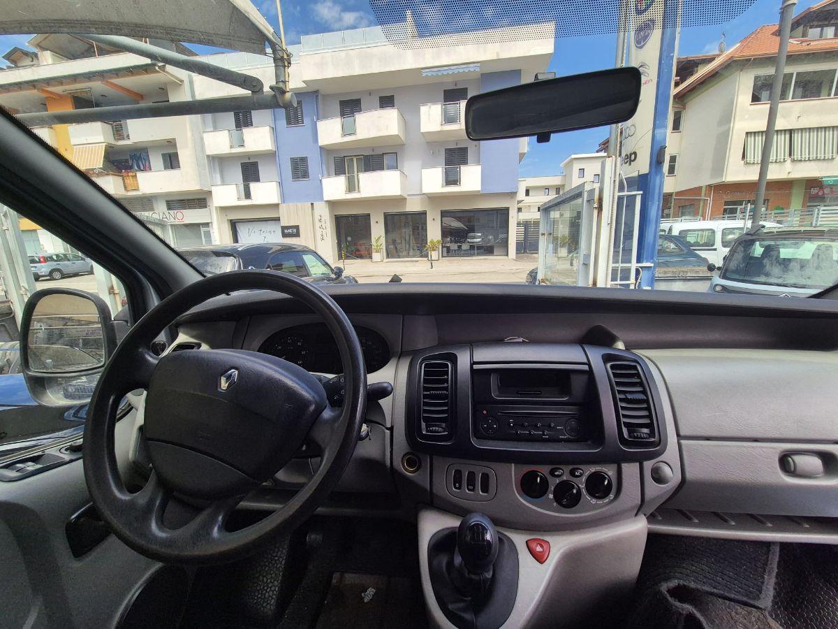 RENAULT - Trafic 2.0 diesel 6 posti