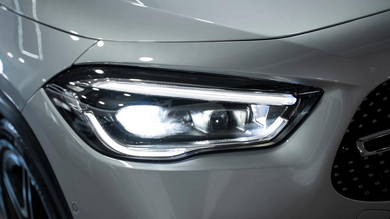 Mercedes-benz GLA 200 D PREMIUM PLUS AMG TETTO PACK LUCI MULTIBEAM FULL OPTIONAL