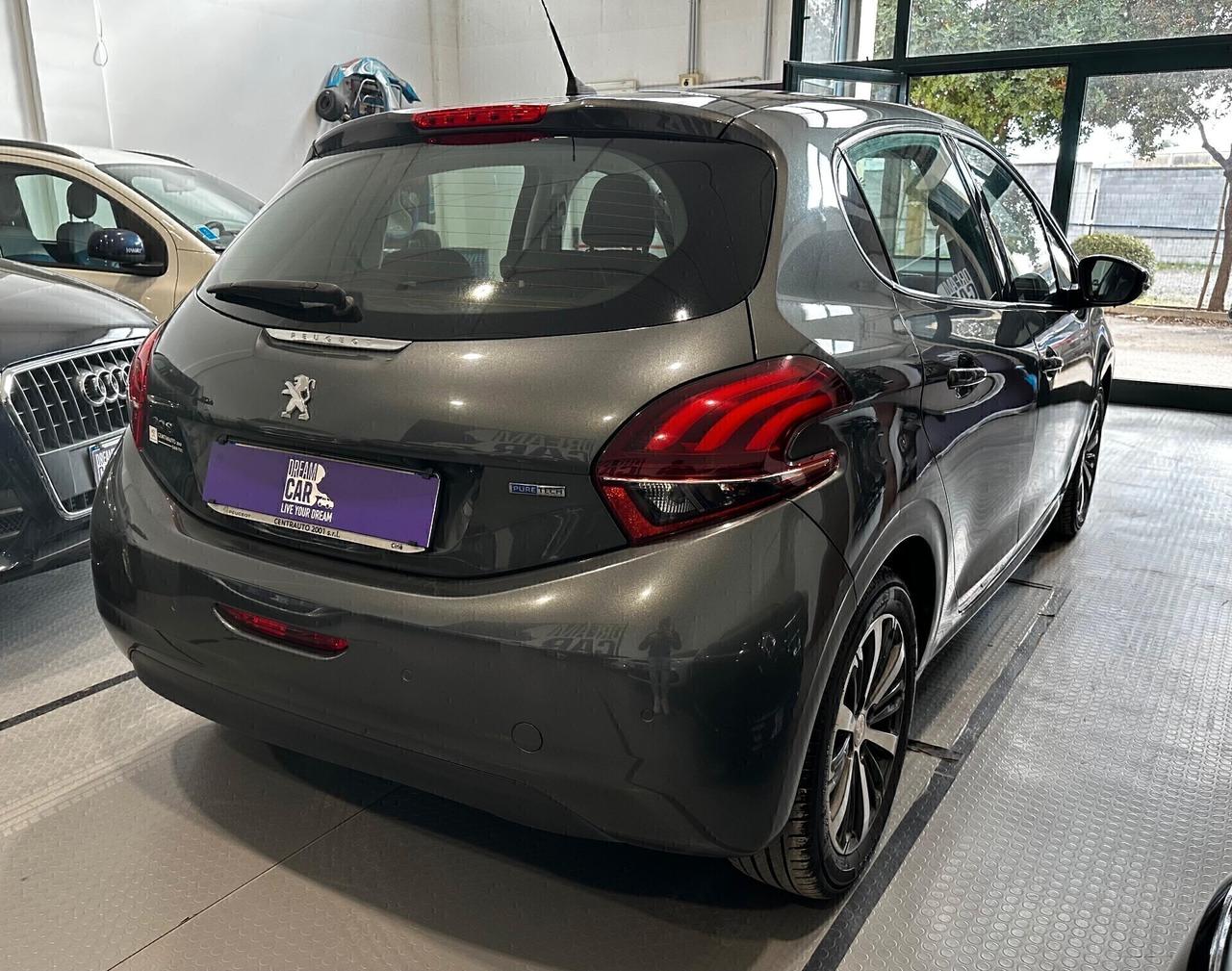 Peugeot 208 PureTech 82 5 porte Allure