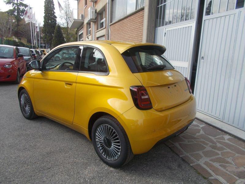 FIAT 500 Hybrid Hybrid Icon 338.7575187 MASSARI MARCO PRONTA IN SEDE