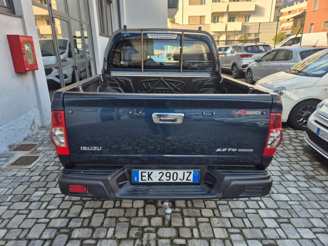 Isuzu D-Max 3.0 TD 4WD LS 5 posti - cambio automatico - gancio traino