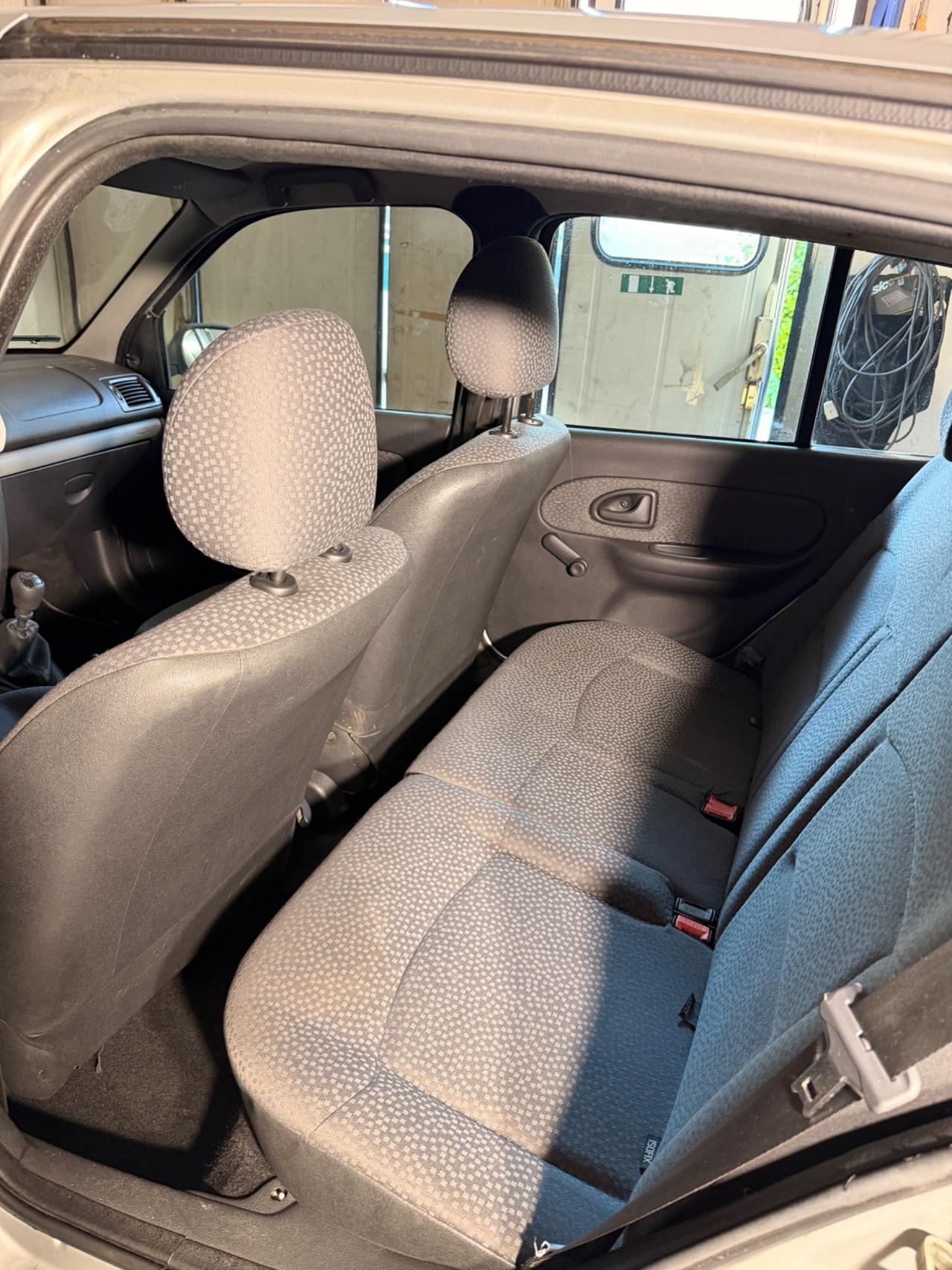 Renault Clio Storia 1.2 16V 5 porte Dynamique