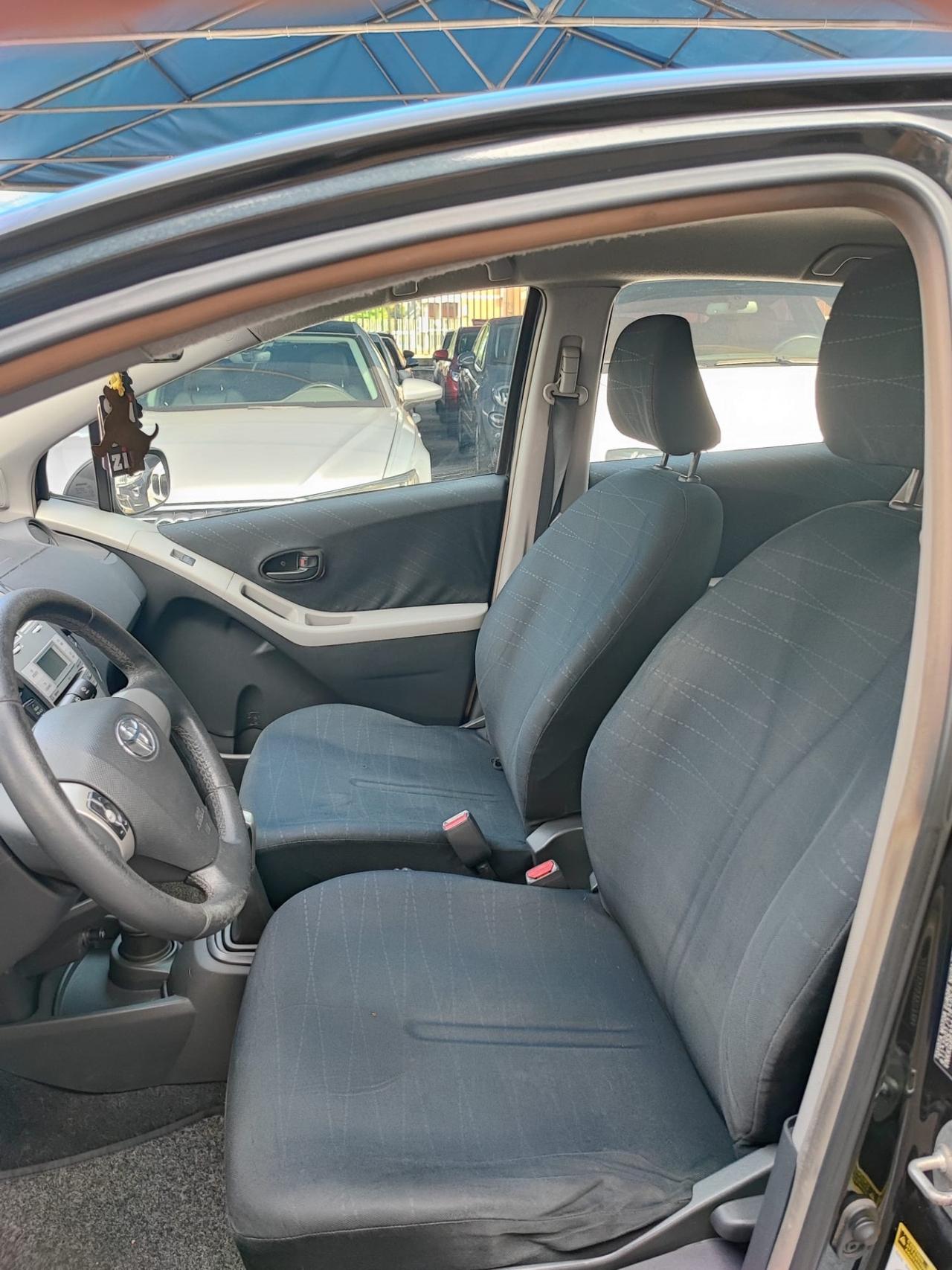 Toyota Yaris 1.0 5 porte Sol